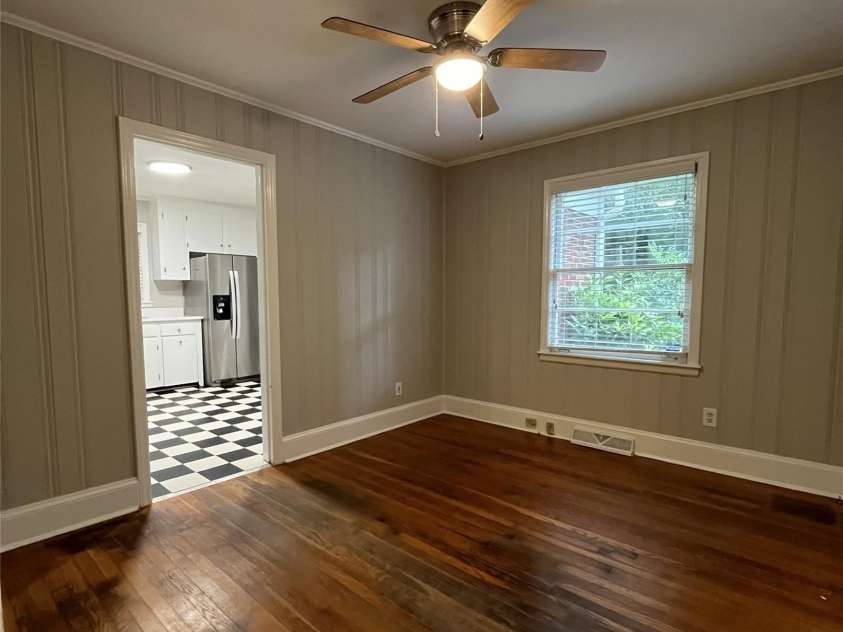4217 Winfield Drive, Charlotte, NC 28205.  MLS# CAR4404491, YatesRealty ID 37493. 