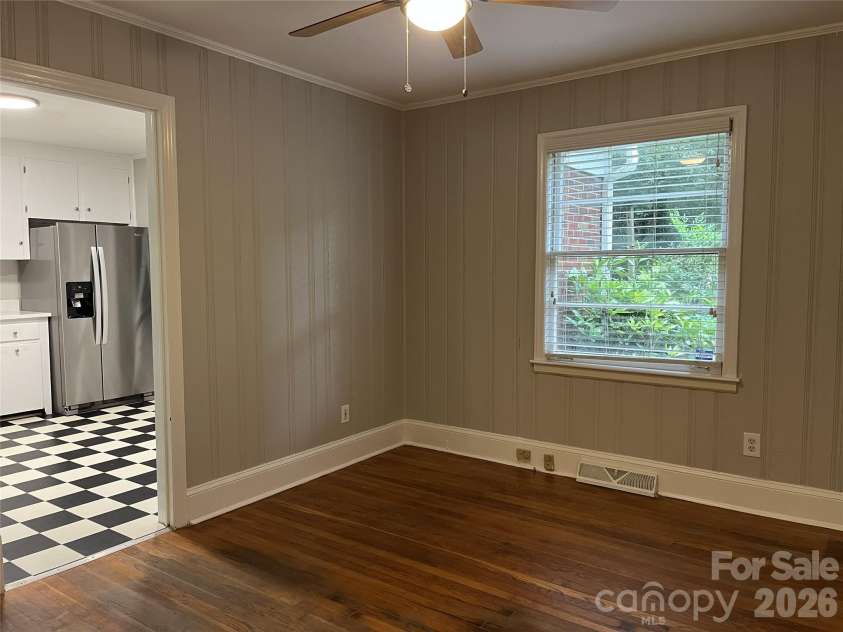 4217 Winfield Drive, Charlotte, NC 28205.  MLS# CAR4404491, YatesRealty ID 37493. 