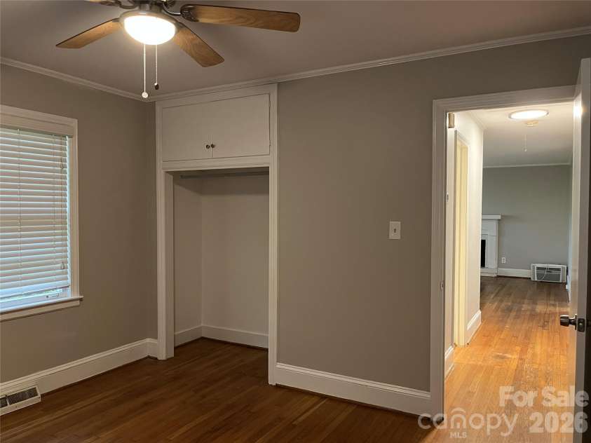 4217 Winfield Drive, Charlotte, NC 28205.  MLS# CAR4404491, YatesRealty ID 37493. 