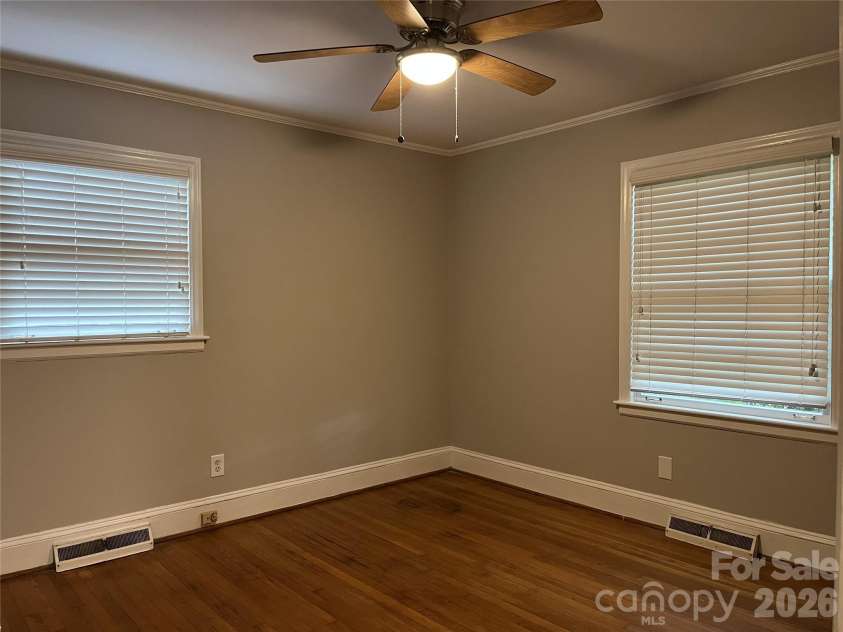 4217 Winfield Drive, Charlotte, NC 28205.  MLS# CAR4404491, YatesRealty ID 37493. 