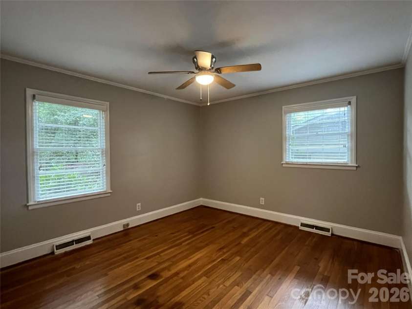 4217 Winfield Drive, Charlotte, NC 28205.  MLS# CAR4404491, YatesRealty ID 37493. 