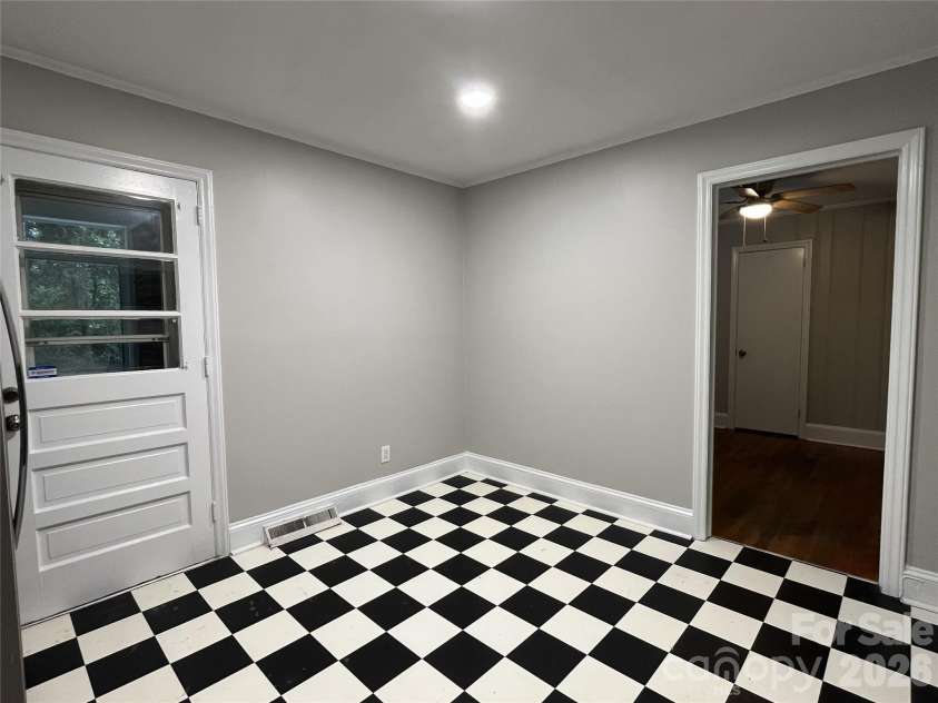 4217 Winfield Drive, Charlotte, NC 28205.  MLS# CAR4404491, YatesRealty ID 37493. 