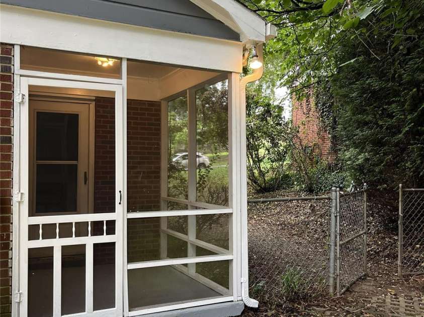4217 Winfield Drive, Charlotte, NC 28205.  MLS# CAR4404491, YatesRealty ID 37493. 