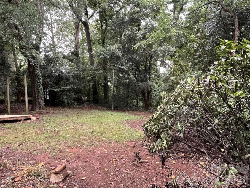 4217 Winfield Drive, Charlotte, NC 28205.  MLS# CAR4404491, YatesRealty ID 37493. 