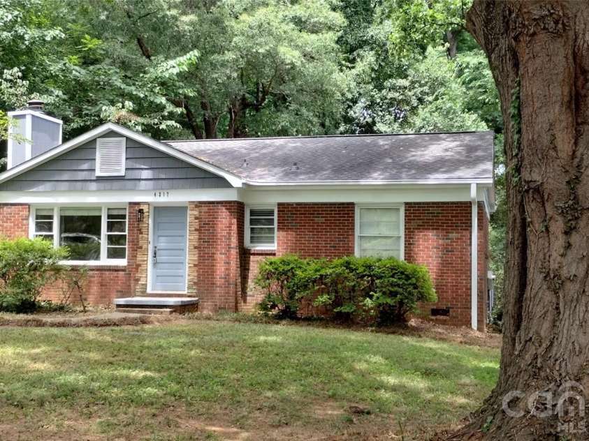 4217 Winfield Drive, Charlotte, NC 28205.  MLS# CAR4404491, YatesRealty ID 37493. 