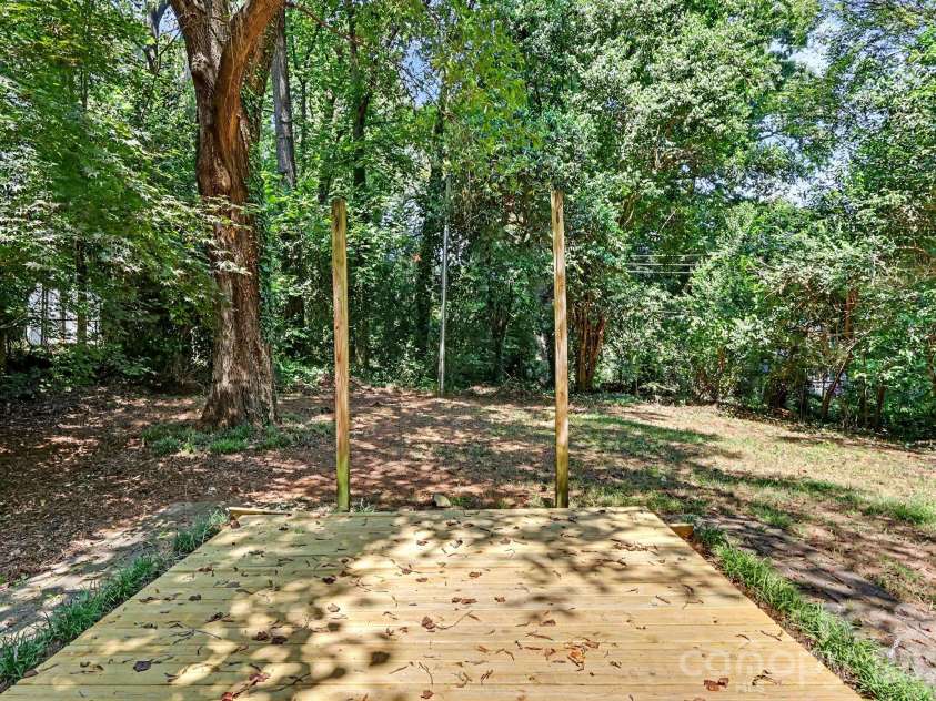 4217 Winfield Drive, Charlotte, NC 28205.  MLS# CAR4404491, YatesRealty ID 37493. 