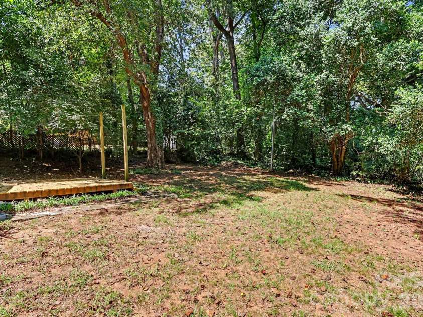 4217 Winfield Drive, Charlotte, NC 28205.  MLS# CAR4404491, YatesRealty ID 37493. 