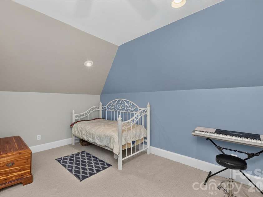 12129 James Jack Lane, Charlotte, NC 28277.  MLS# CAR4405158, YatesRealty ID 37494. 
