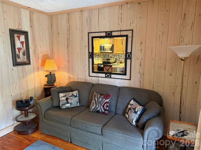 145 Hawks Nest Lane, Highlands, NC 28741.  MLS# CAR4405263, YatesRealty ID 37495. 