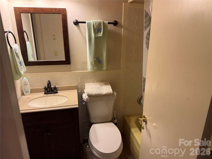 145 Hawks Nest Lane, Highlands, NC 28741.  MLS# CAR4405263, YatesRealty ID 37495. 