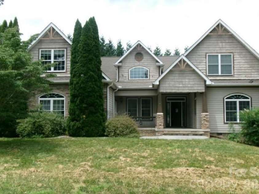 4 Sterling Oaks Drive, Fletcher, NC 28732.  MLS# CAR4405277, YatesRealty ID 37496. 