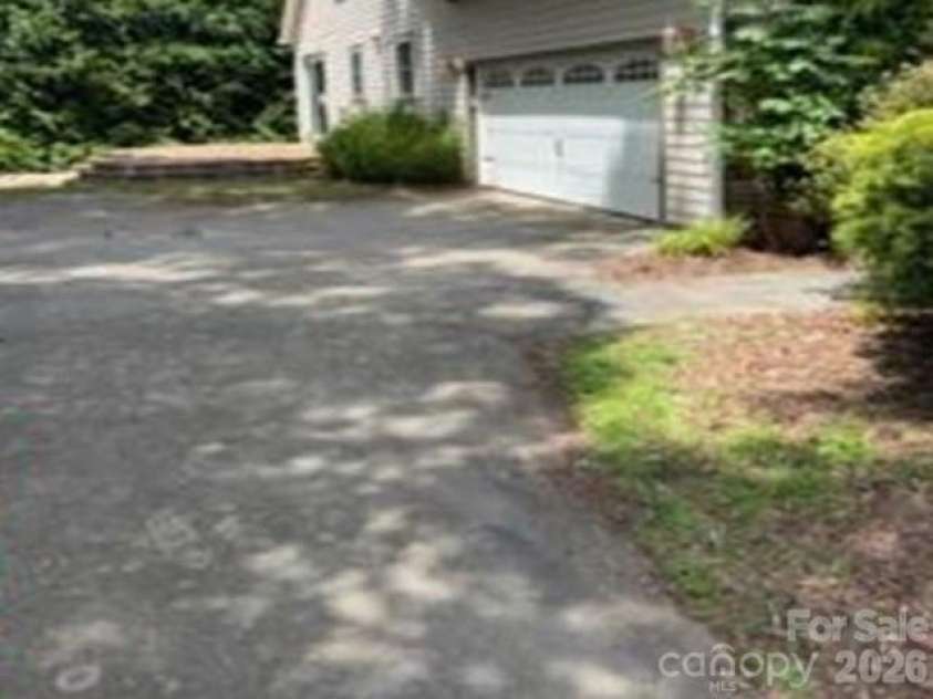 4 Sterling Oaks Drive, Fletcher, NC 28732.  MLS# CAR4405277, YatesRealty ID 37496. 