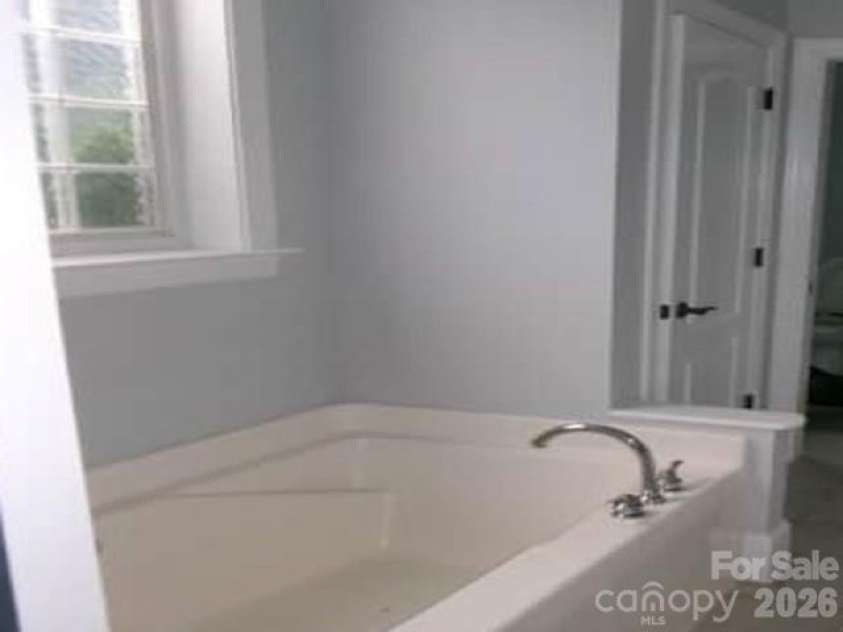 4 Sterling Oaks Drive, Fletcher, NC 28732.  MLS# CAR4405277, YatesRealty ID 37496. 