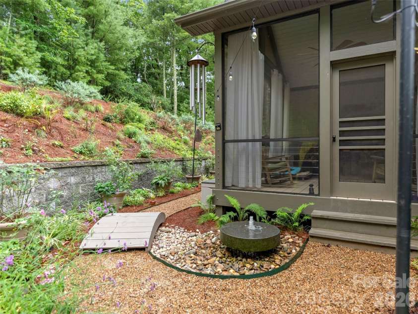151 Monarch Road, Hendersonville, NC 28739.  MLS# CAR4383763, YatesRealty ID 37499. 