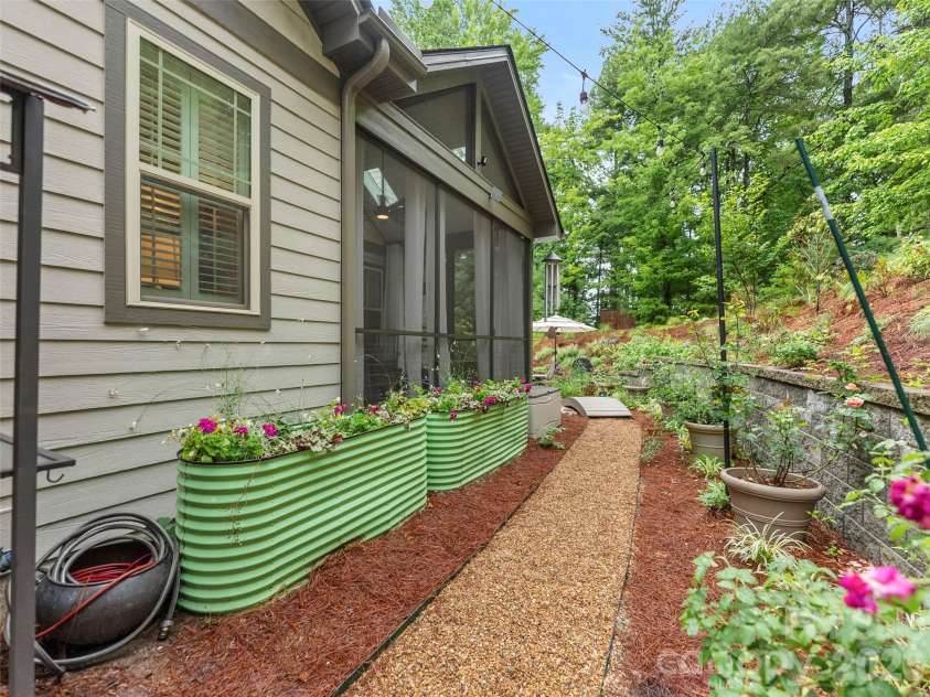 151 Monarch Road, Hendersonville, NC 28739.  MLS# CAR4383763, YatesRealty ID 37499. 