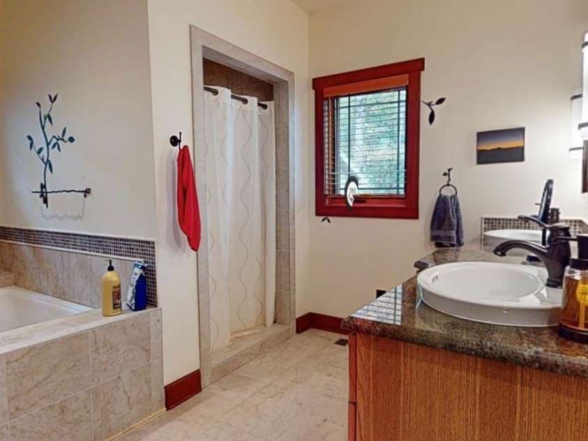 811 Hemlock Drive, Newland, NC 28657.  MLS# CAR4313317, YatesRealty ID 375. 