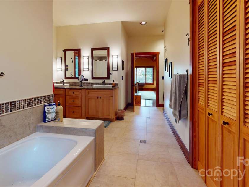 811 Hemlock Drive, Newland, NC 28657.  MLS# CAR4313317, YatesRealty ID 375. 