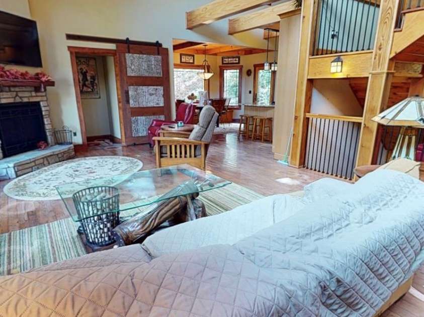 811 Hemlock Drive, Newland, NC 28657.  MLS# CAR4313317, YatesRealty ID 375. 