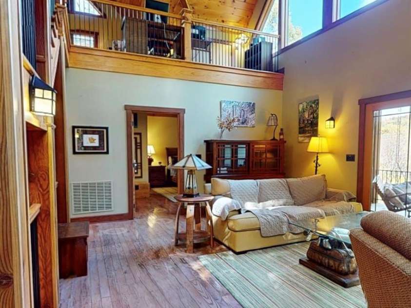 811 Hemlock Drive, Newland, NC 28657.  MLS# CAR4313317, YatesRealty ID 375. 