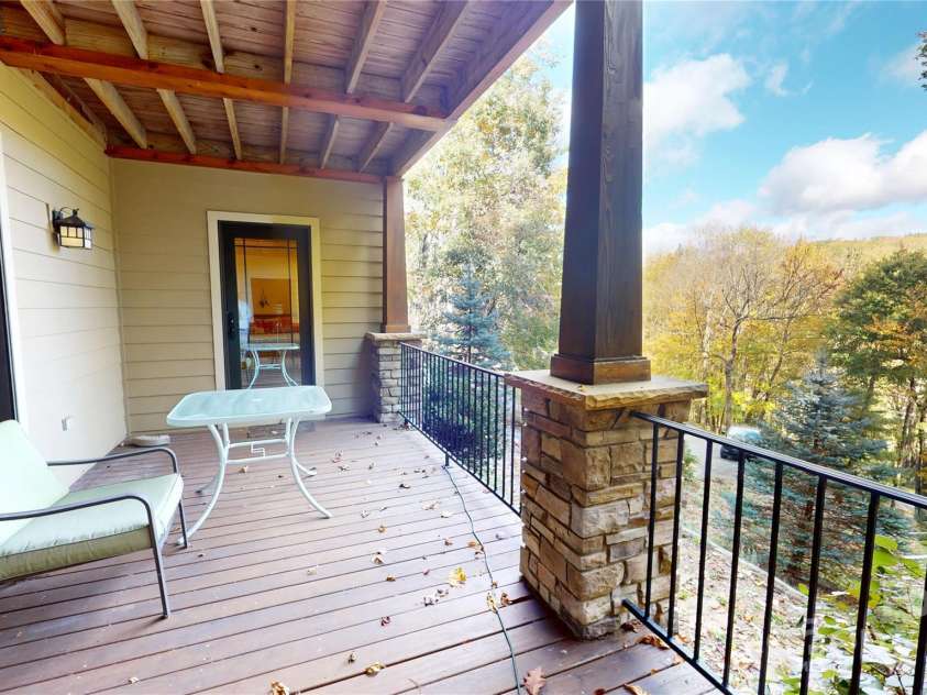 811 Hemlock Drive, Newland, NC 28657.  MLS# CAR4313317, YatesRealty ID 375. 