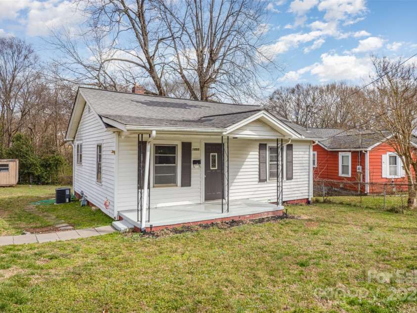 1893 Hilltop Circle, Gastonia, NC 28054.  MLS# CAR4230566, YatesRealty ID 3750. 