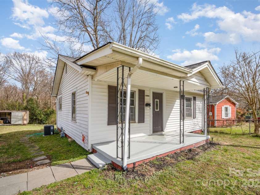1893 Hilltop Circle, Gastonia, NC 28054.  MLS# CAR4230566, YatesRealty ID 3750. 