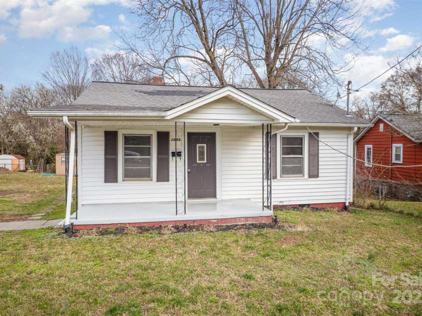 1893 Hilltop Circle, Gastonia, NC 28054.  MLS# CAR4230566, YatesRealty ID 3750. 