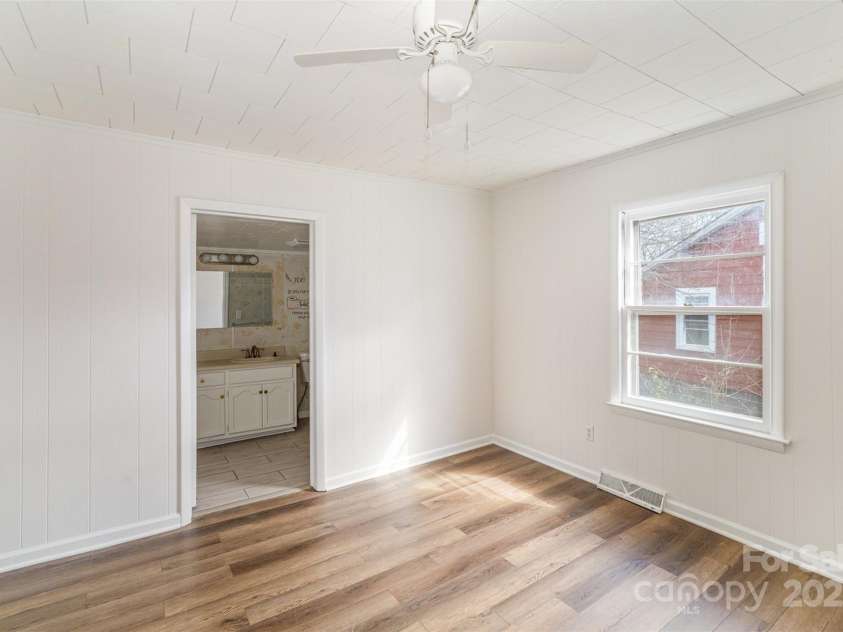 1893 Hilltop Circle, Gastonia, NC 28054.  MLS# CAR4230566, YatesRealty ID 3750. 