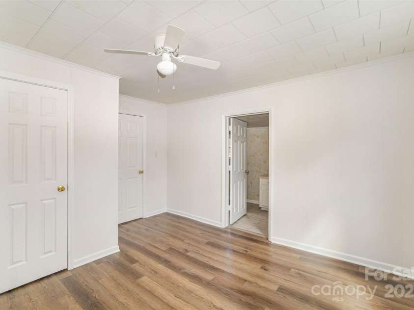1893 Hilltop Circle, Gastonia, NC 28054.  MLS# CAR4230566, YatesRealty ID 3750. 