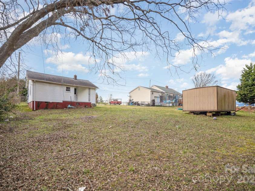 1893 Hilltop Circle, Gastonia, NC 28054.  MLS# CAR4230566, YatesRealty ID 3750. 