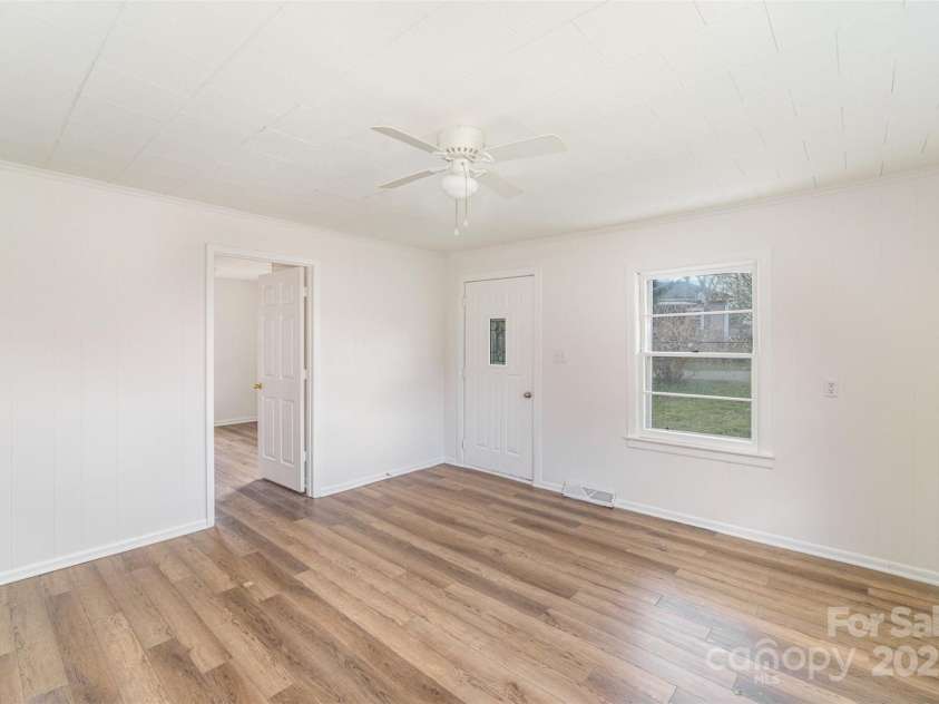 1893 Hilltop Circle, Gastonia, NC 28054.  MLS# CAR4230566, YatesRealty ID 3750. 