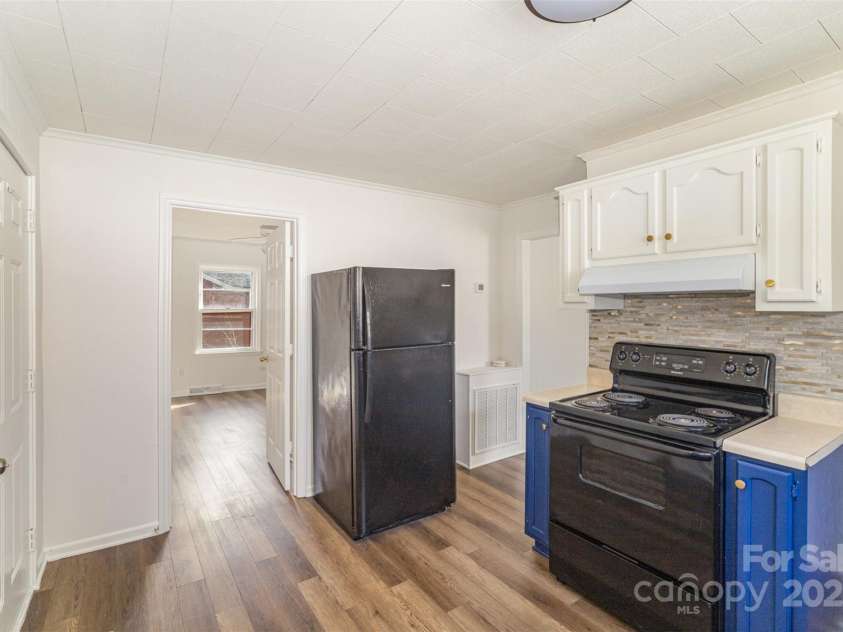 1893 Hilltop Circle, Gastonia, NC 28054.  MLS# CAR4230566, YatesRealty ID 3750. 
