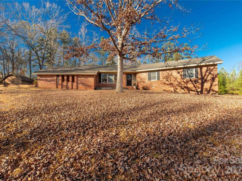2570 Pineview Drive, Lancaster, SC 29720.  MLS# CAR4327318, YatesRealty ID 3750. 