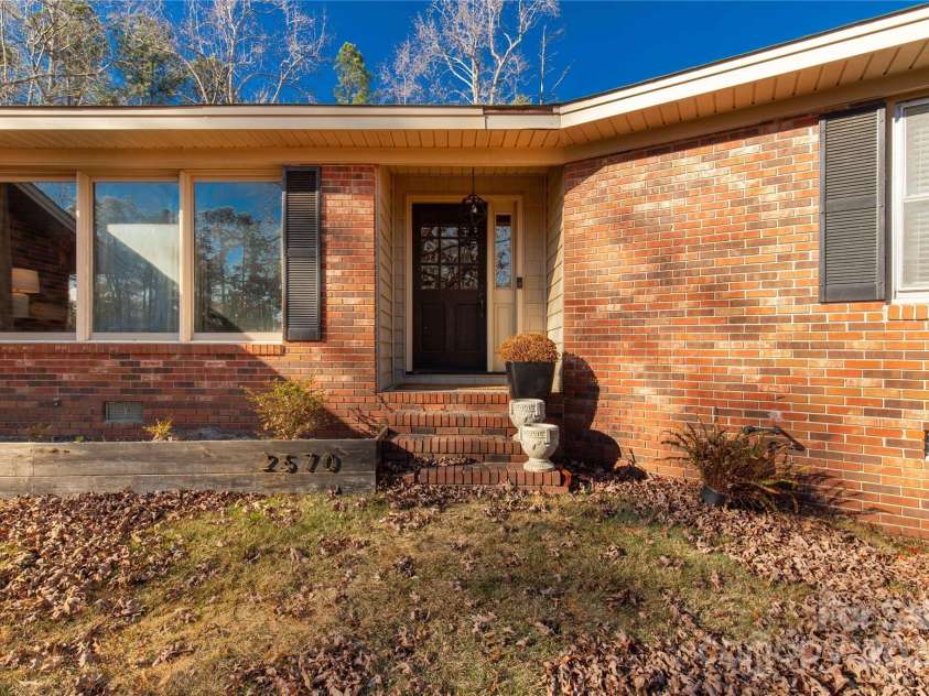 2570 Pineview Drive, Lancaster, SC 29720.  MLS# CAR4327318, YatesRealty ID 3750. 