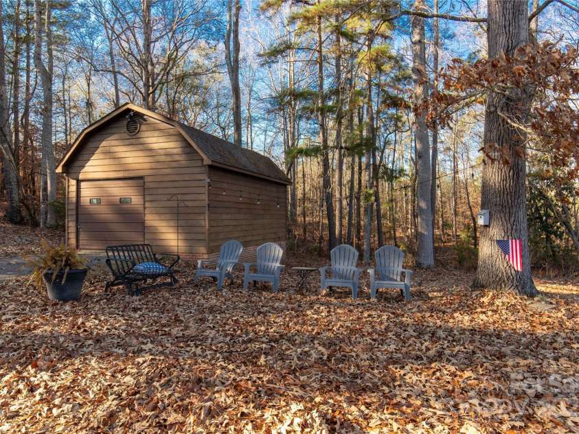 2570 Pineview Drive, Lancaster, SC 29720.  MLS# CAR4327318, YatesRealty ID 3750. 