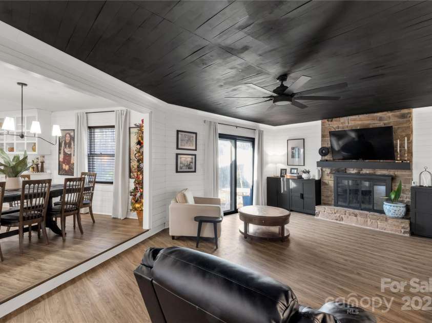 2570 Pineview Drive, Lancaster, SC 29720.  MLS# CAR4327318, YatesRealty ID 3750. 