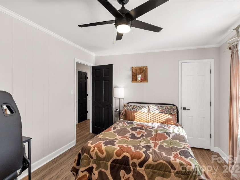 2570 Pineview Drive, Lancaster, SC 29720.  MLS# CAR4327318, YatesRealty ID 3750. 