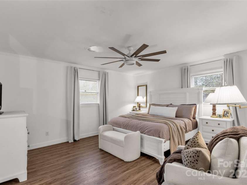 2570 Pineview Drive, Lancaster, SC 29720.  MLS# CAR4327318, YatesRealty ID 3750. 