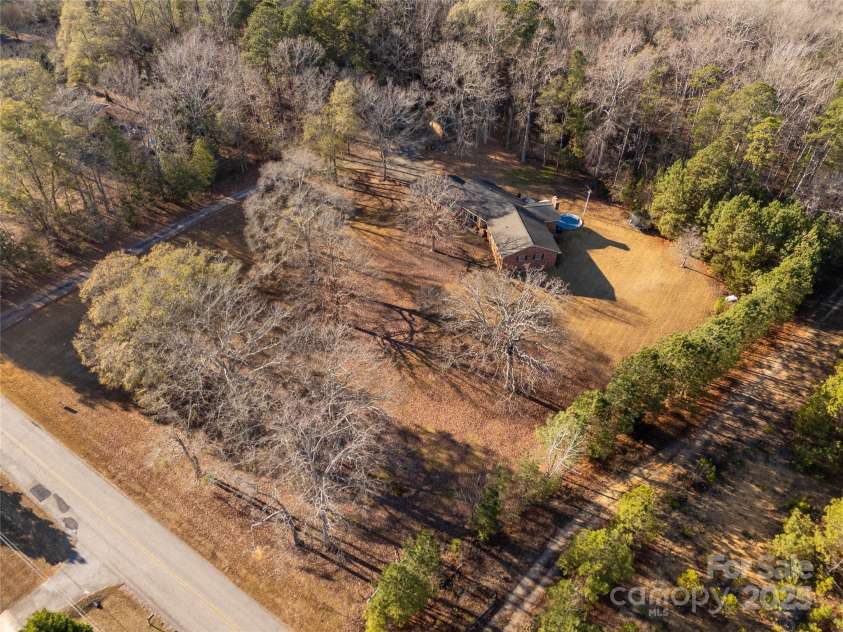2570 Pineview Drive, Lancaster, SC 29720.  MLS# CAR4327318, YatesRealty ID 3750. 