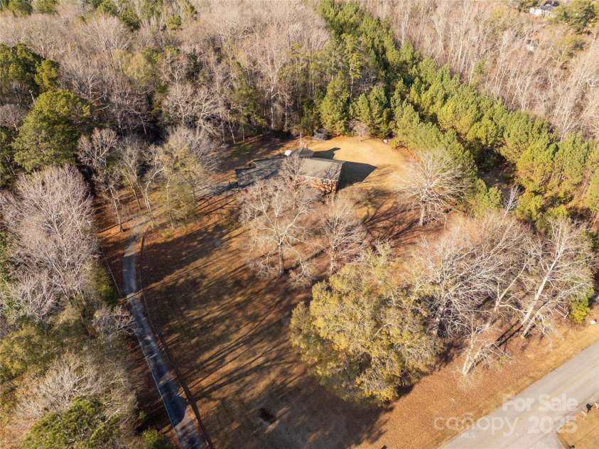 2570 Pineview Drive, Lancaster, SC 29720.  MLS# CAR4327318, YatesRealty ID 3750. 