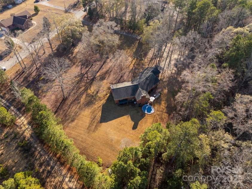 2570 Pineview Drive, Lancaster, SC 29720.  MLS# CAR4327318, YatesRealty ID 3750. 