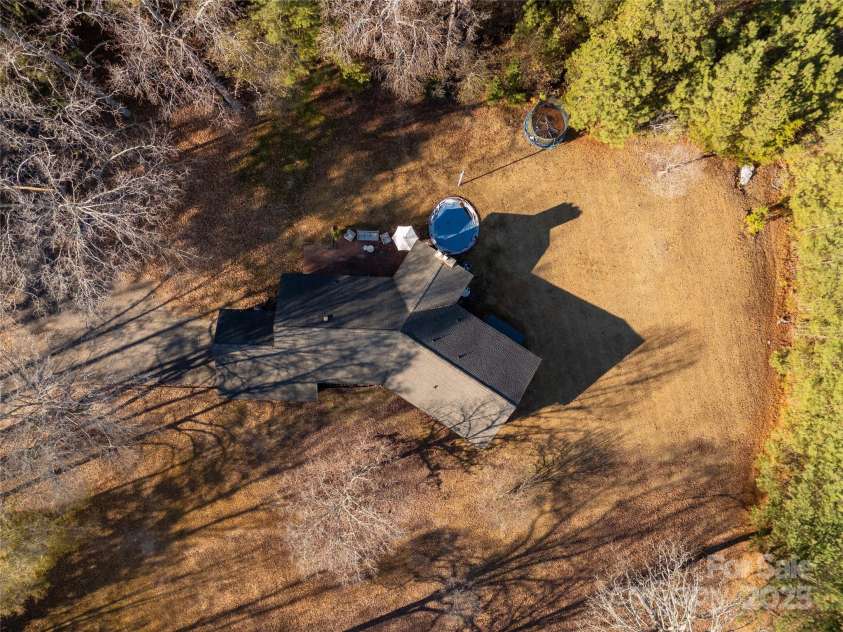 2570 Pineview Drive, Lancaster, SC 29720.  MLS# CAR4327318, YatesRealty ID 3750. 
