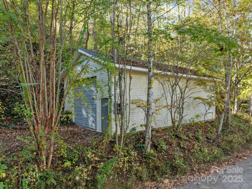 74 Davis Chapel Road, Candler, NC 28715.  MLS# CAR4311937, YatesRealty ID 3750. 