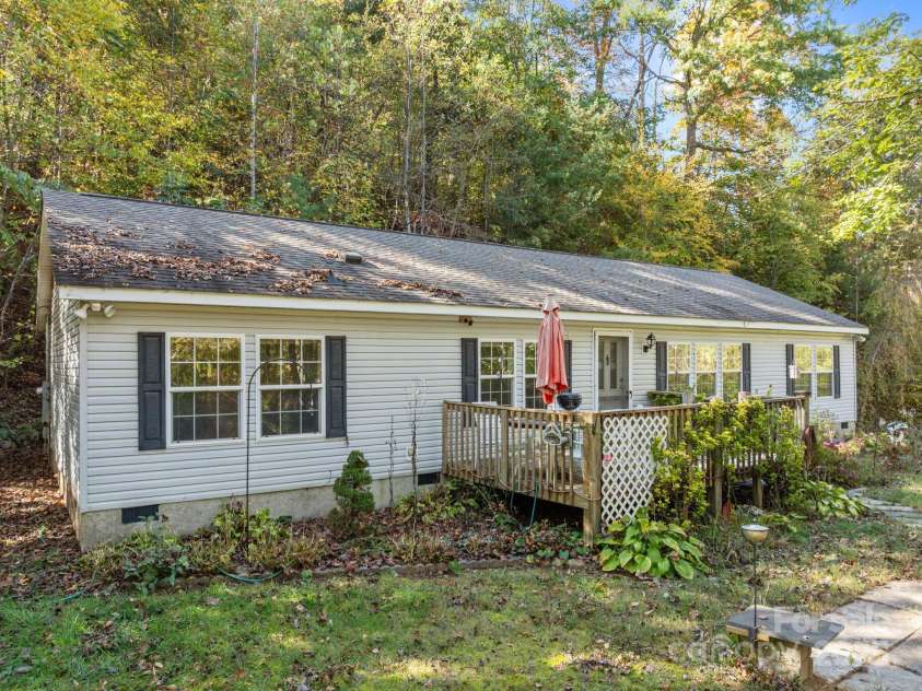 74 Davis Chapel Road, Candler, NC 28715.  MLS# CAR4311937, YatesRealty ID 3750. 