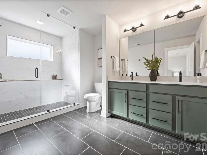 8031 Sansom Drive, Charlotte, NC 28213.  MLS# CAR4405311, YatesRealty ID 37502. 