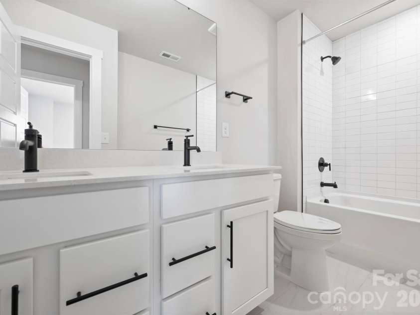 8031 Sansom Drive, Charlotte, NC 28213.  MLS# CAR4405311, YatesRealty ID 37502. 