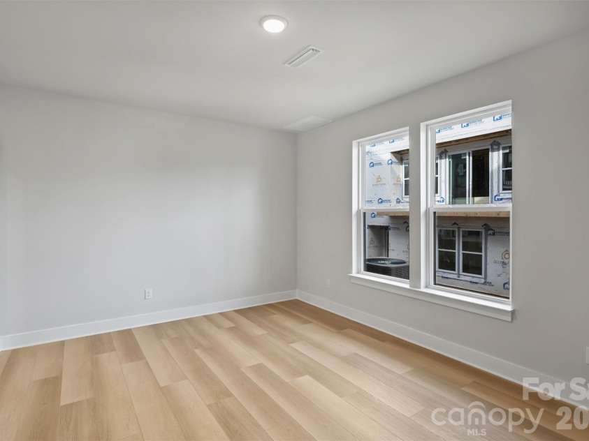 8031 Sansom Drive, Charlotte, NC 28213.  MLS# CAR4405311, YatesRealty ID 37502. 