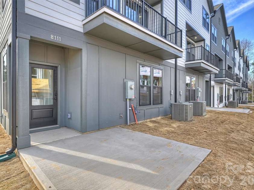 8031 Sansom Drive, Charlotte, NC 28213.  MLS# CAR4405311, YatesRealty ID 37502. 