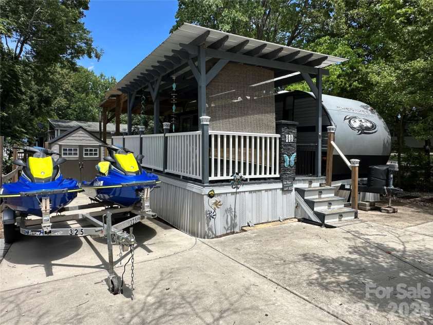 110 Pier Avenue, New London, NC 28127.  MLS# CAR4404280, YatesRealty ID 37506. 
