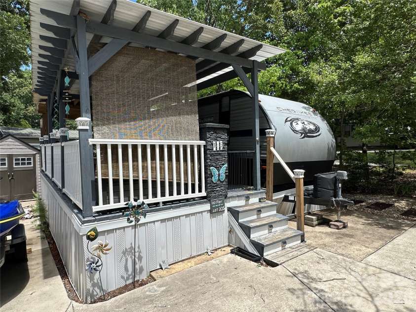 110 Pier Avenue, New London, NC 28127.  MLS# CAR4404280, YatesRealty ID 37506. 